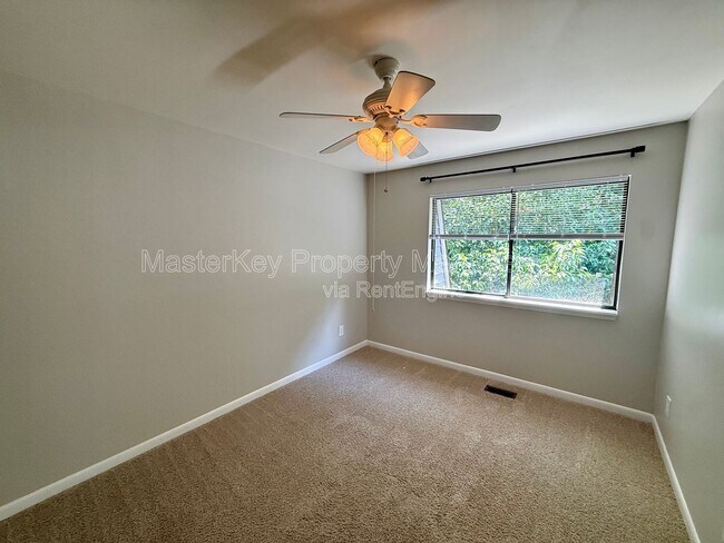 Building Photo - 104 Finley Forest Dr
