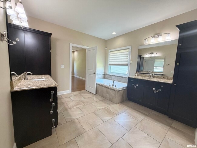 Building Photo - 1805 Blue Stone Dr