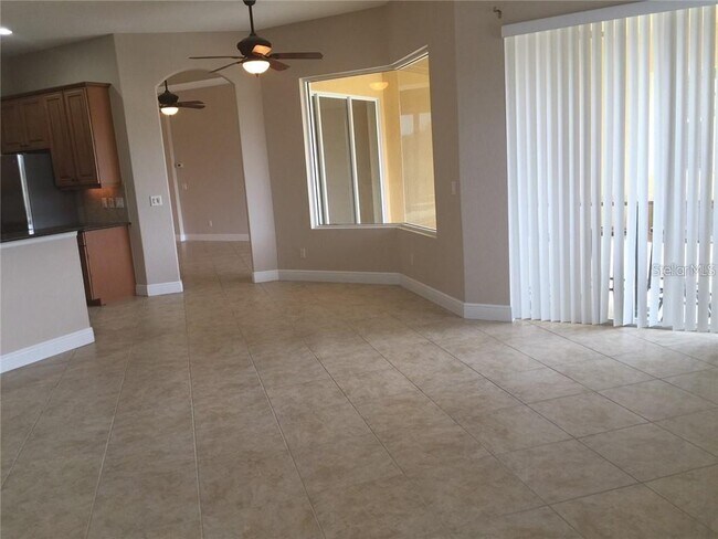 Building Photo - 5570 Rock Dove Dr
