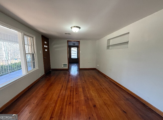 Building Photo - 10416 Lavonia Rd