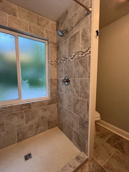Building Photo - All updated Farragut ranch home in a great...