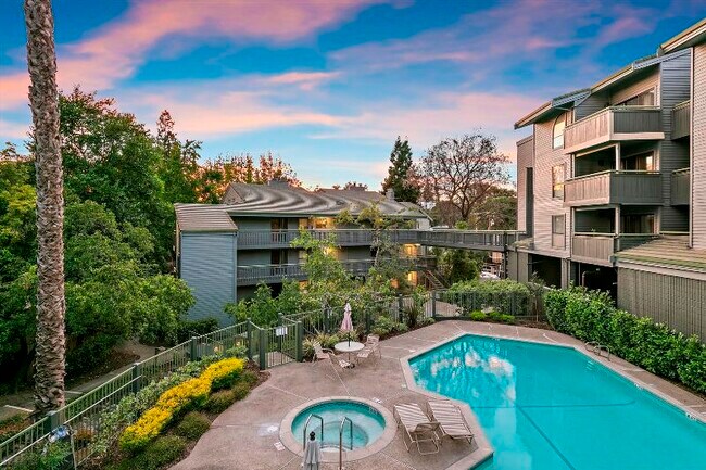 Building Photo - 1624 San Miguel Dr