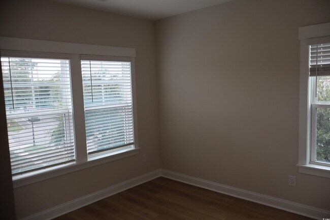Building Photo - 8459 Waltzing Waves Ct