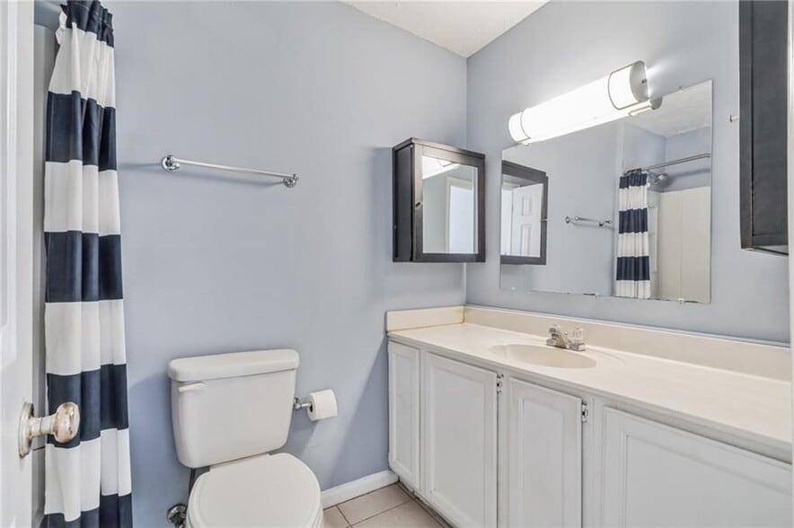 Building Photo - 4047 Elm St