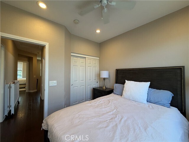 Building Photo - 615 W 1st St