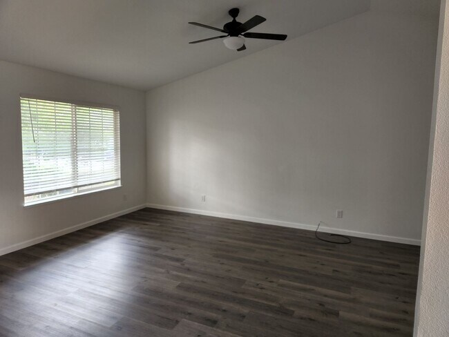 Building Photo - Great 3 Bedroom 2 Bath Home located in Smartsville