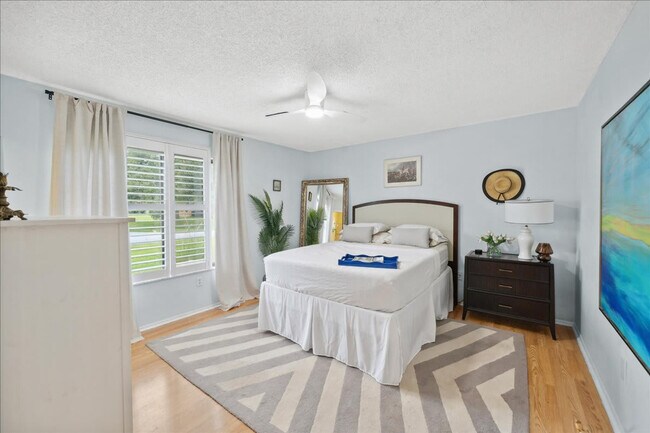 Building Photo - 171 Salmon Dr NE