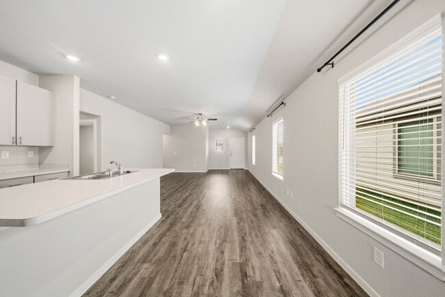 Building Photo - 21707 Cottonwood Mdws Trl