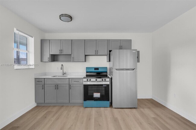 Building Photo - 18350 SW 105th Ave