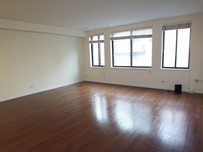 Building Photo - 110 S Dunton Ave