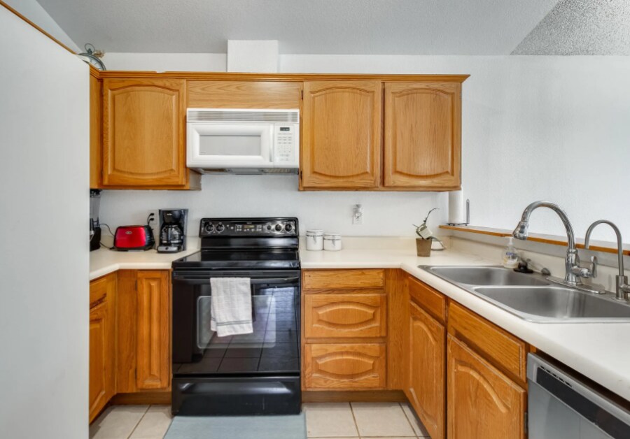 Building Photo - 921 S Val Vista Dr