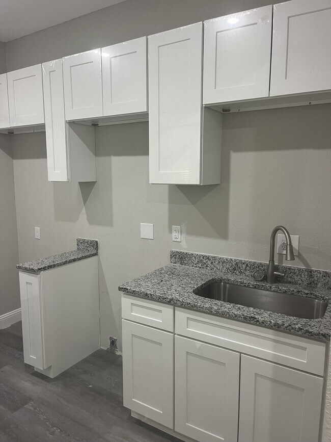 Building Photo - 1485 Steele St