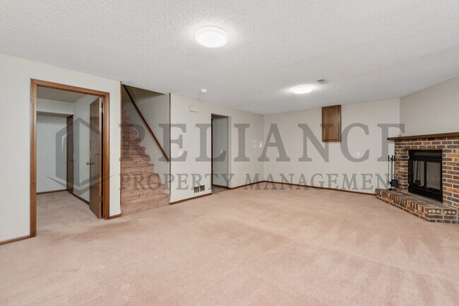 Building Photo - 8917 Nantucket St