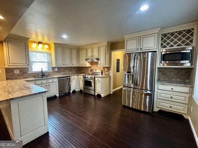 Building Photo - 125 Lantern Ridge Ct