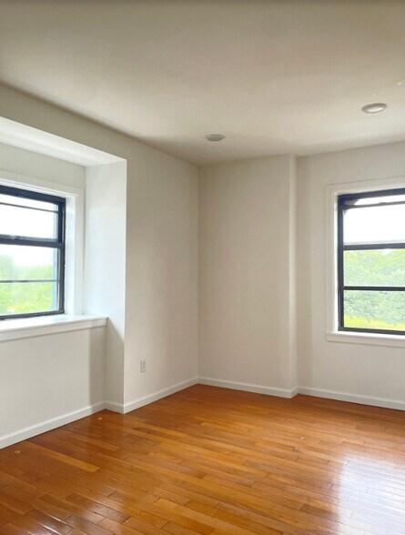 Building Photo - 4124-28 Parkside Ave