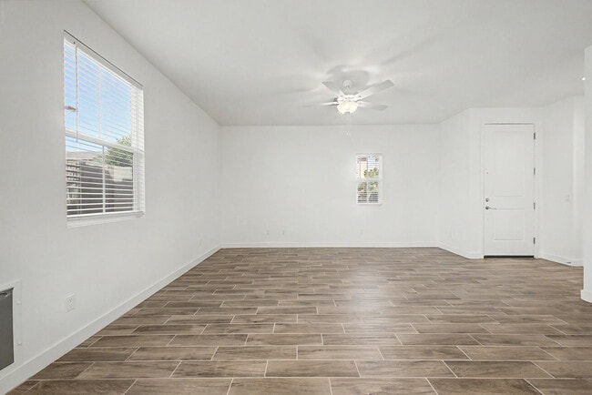 Building Photo - 5512 S Dillon Cir