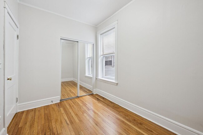 Building Photo - 4847 W Hutchinson St