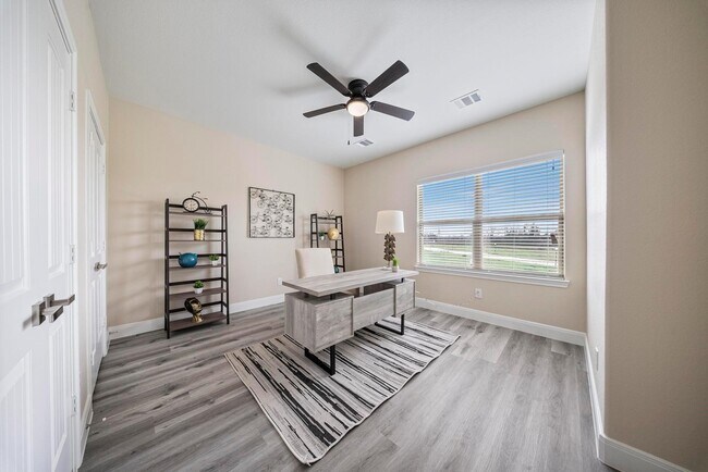 Building Photo - 2015 Olivos St