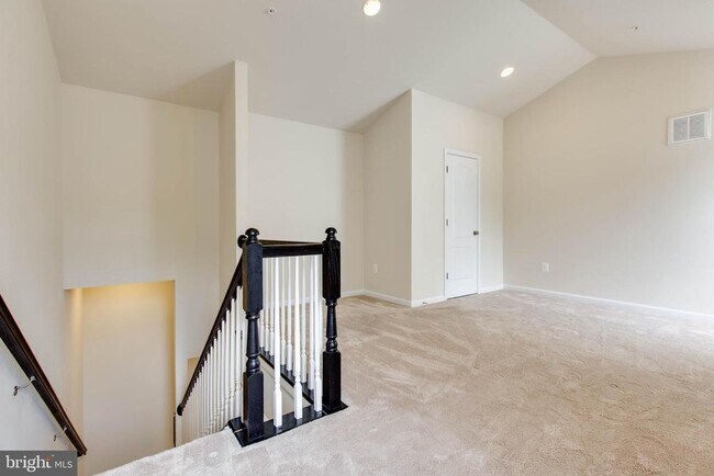 Building Photo - 1022 Linden Dr