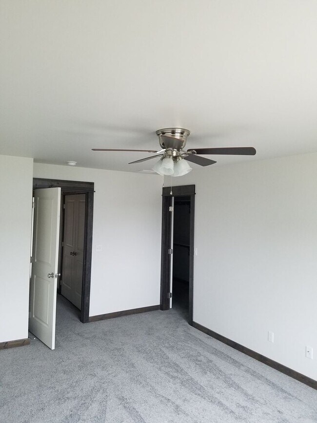 Building Photo - 1502 Butler Creek Ave