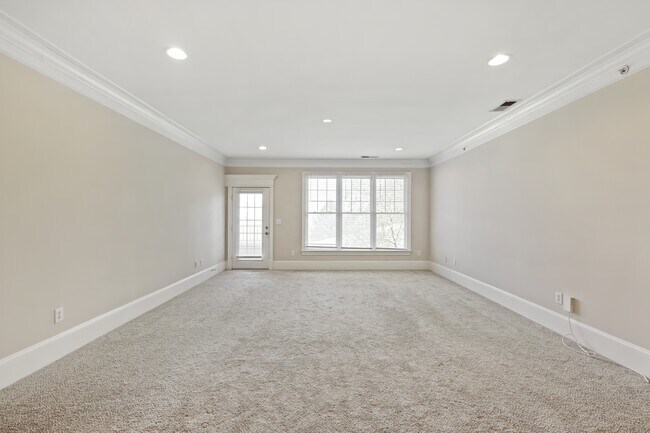 Building Photo - 623 Waterford Lake Dr