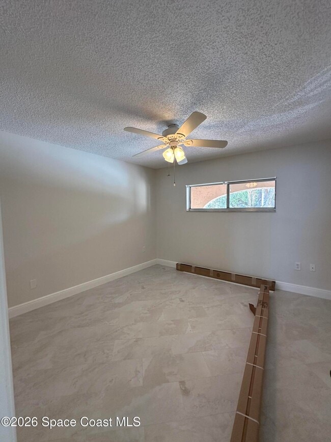 Building Photo - 55 Riverside Dr