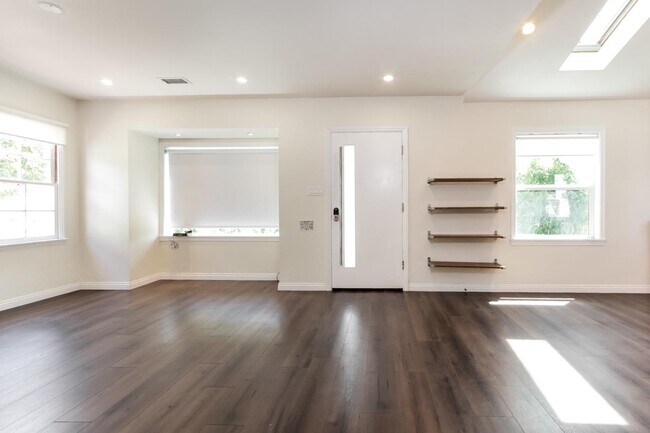 Building Photo - 12553 Woodgreen St