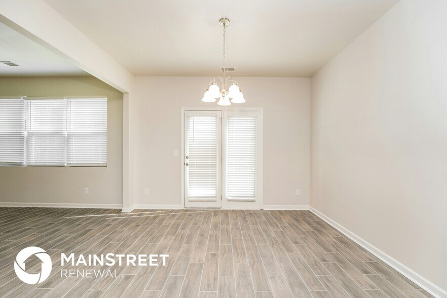 Building Photo - 3811 River Rock Rd