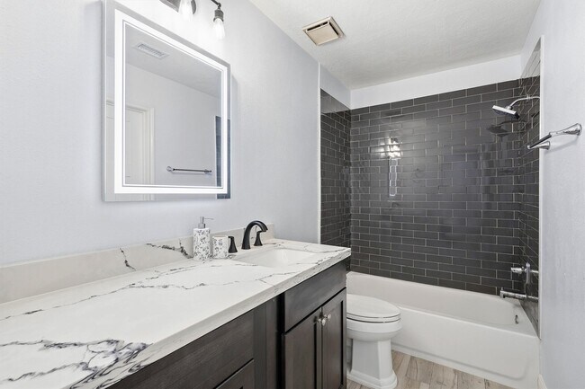 Building Photo - 7815 Royan Dr