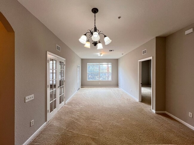 Building Photo - APARTMENT IN THE METROWEST AREA!