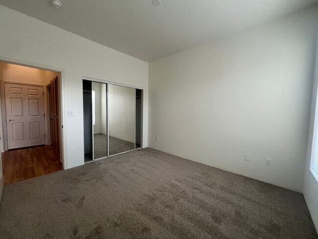 Building Photo - Unfurnished, 1-year long-term rental