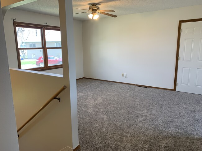 Building Photo - 800 Vassar Cir