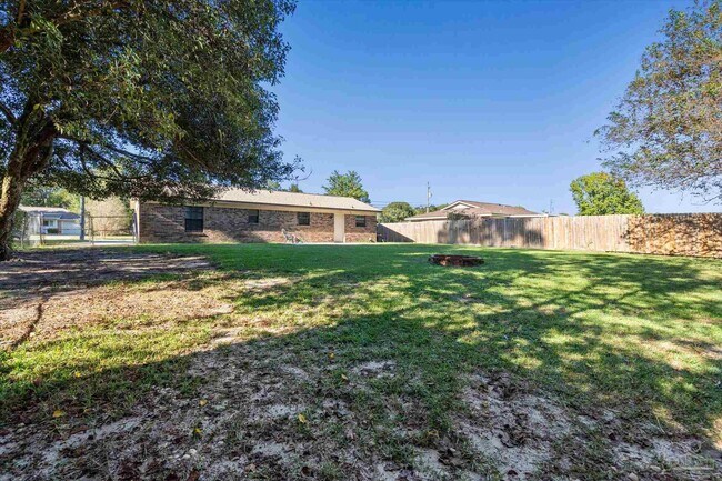 Building Photo - 10663 Silver Creek Dr