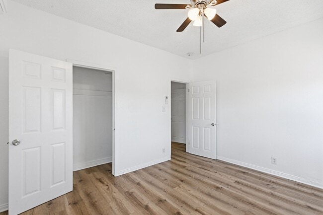 Building Photo - 707 W 48th St