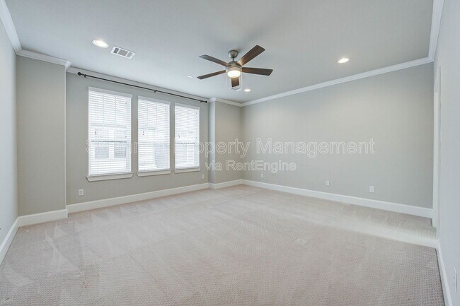 Building Photo - 253 W 27th St