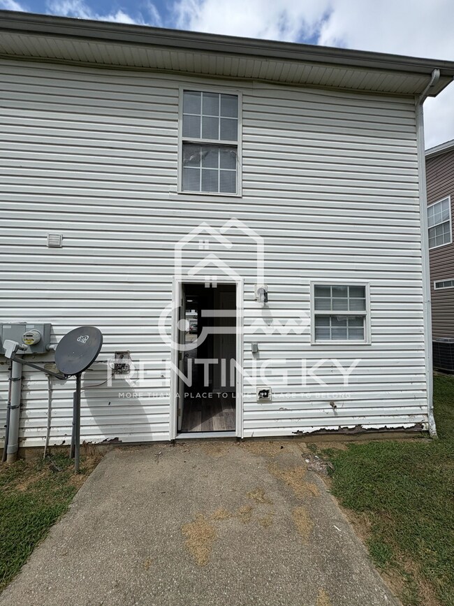 Building Photo - 1421 Westwood Dr