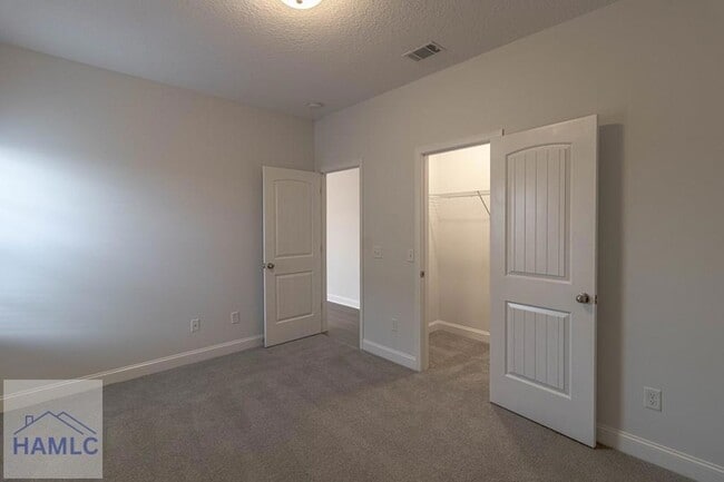 Building Photo - 260 Rutledge Dr