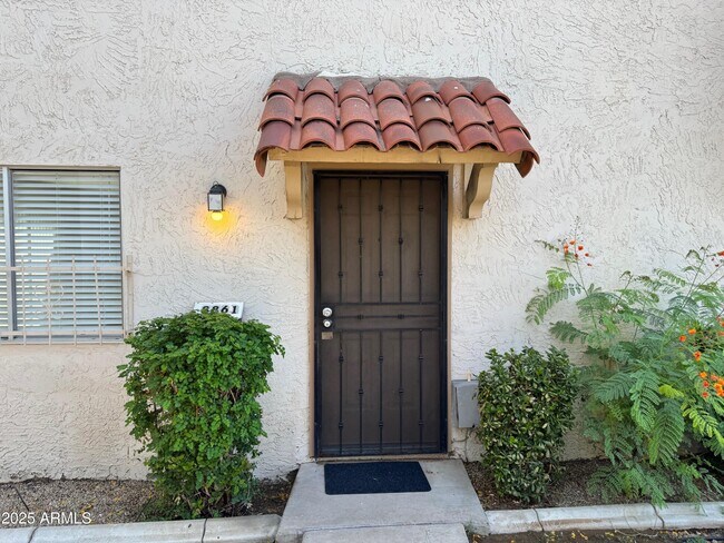 Primary Photo - 8861 N 12th Pl