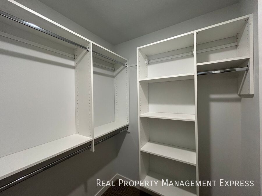 Building Photo - 2 Bedroom 1.5 Bathroom Home for Rent