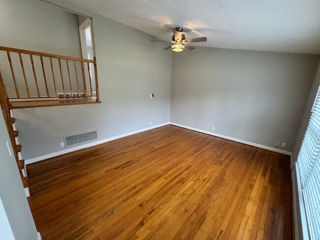 Building Photo - Spacious 4 Bedroom in Fern Creek