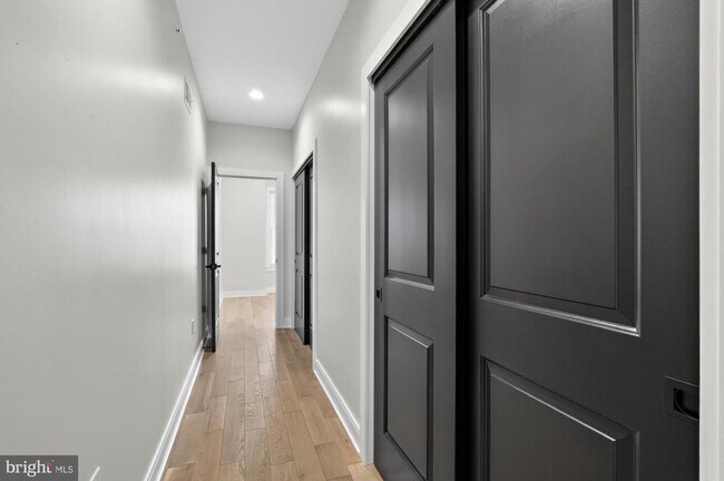 Building Photo - 2138 E Albert St