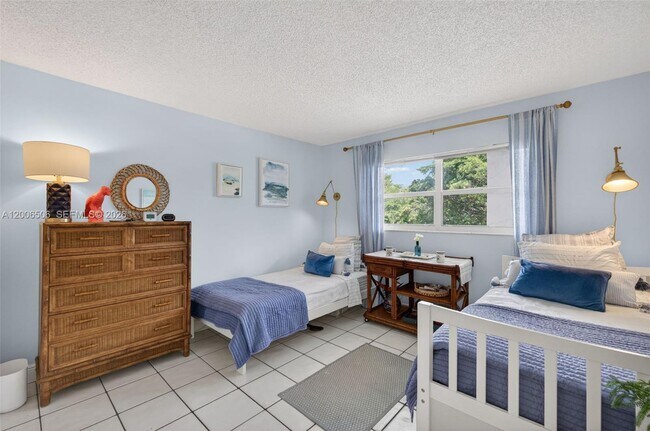 Building Photo - 1541 S Ocean Blvd