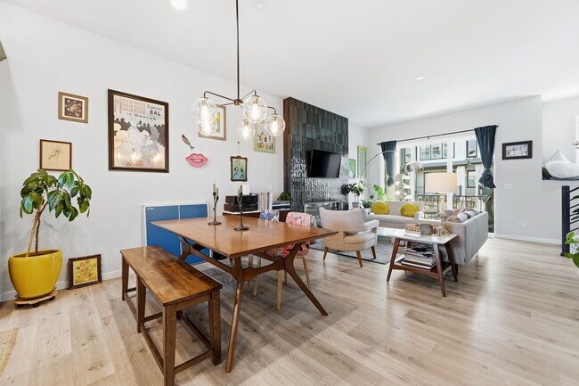 Building Photo - 2272 Old Rail Wy