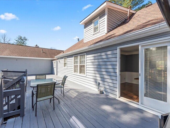 Building Photo - 150 Forest Ridge Ct SW