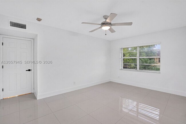Building Photo - 13707 SW 91st Ct