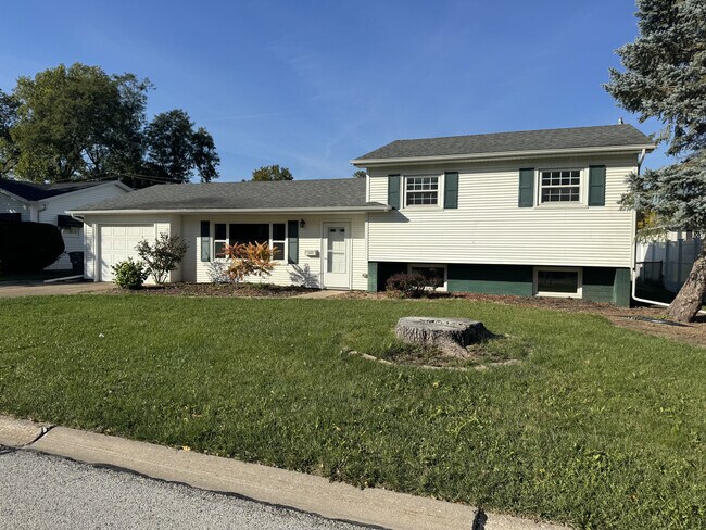 Primary Photo - 1609 Parkway Dr