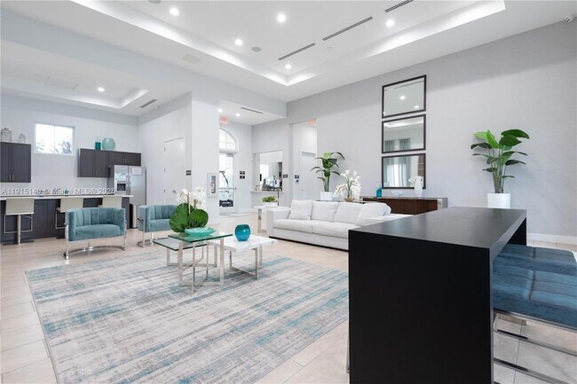 Building Photo - 2636 SE 8th Ct