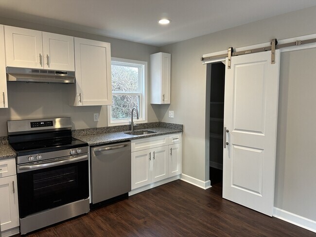 Building Photo - AVAILABLE for QUICK MOVE IN New 3 bedroom home with an office