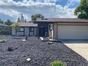 Building Photo - 3 Bedroom 2 Bath Home In Rosemont Open House Friday May 8th 4-4:30 PM