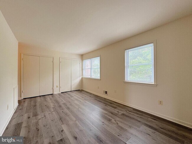 Building Photo - 4104 Sideburn Rd
